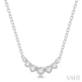 1/4 Ctw Graduated Diamond Smile Necklace in 14K White Gold