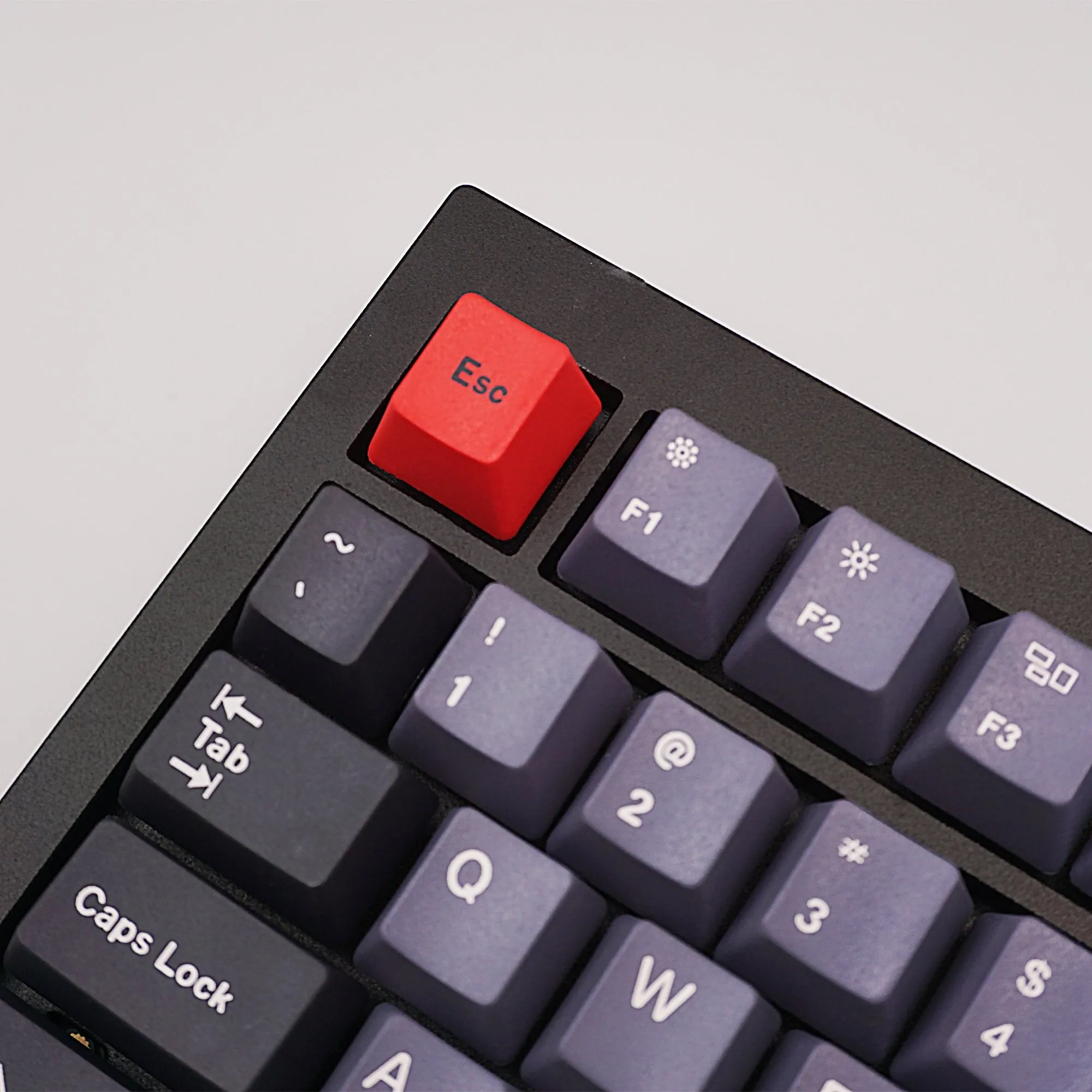 Custom Q1 QMK Mechanical Keyboard (Q1 Carbon Black w/ Knob)(Dolch Red Keycap)