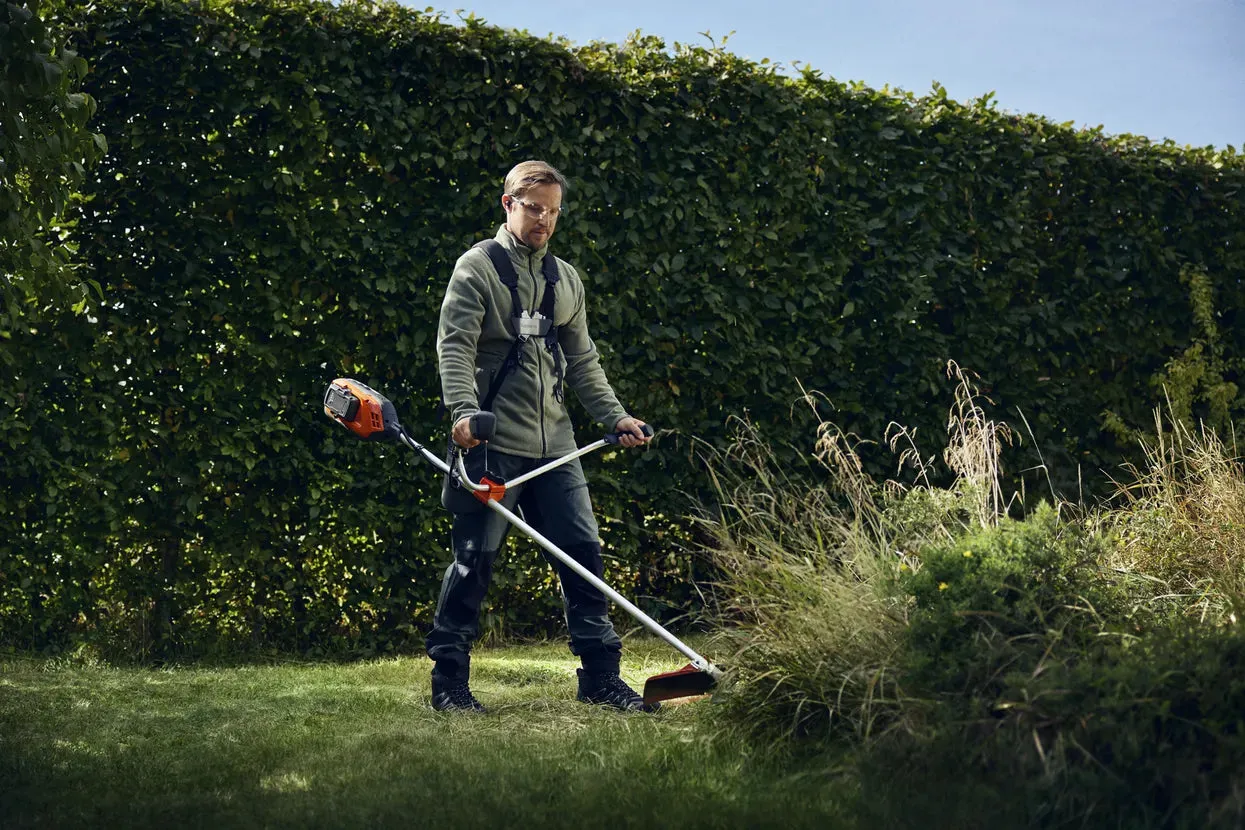 Husqvarna 325iR Cordless Brushcutter