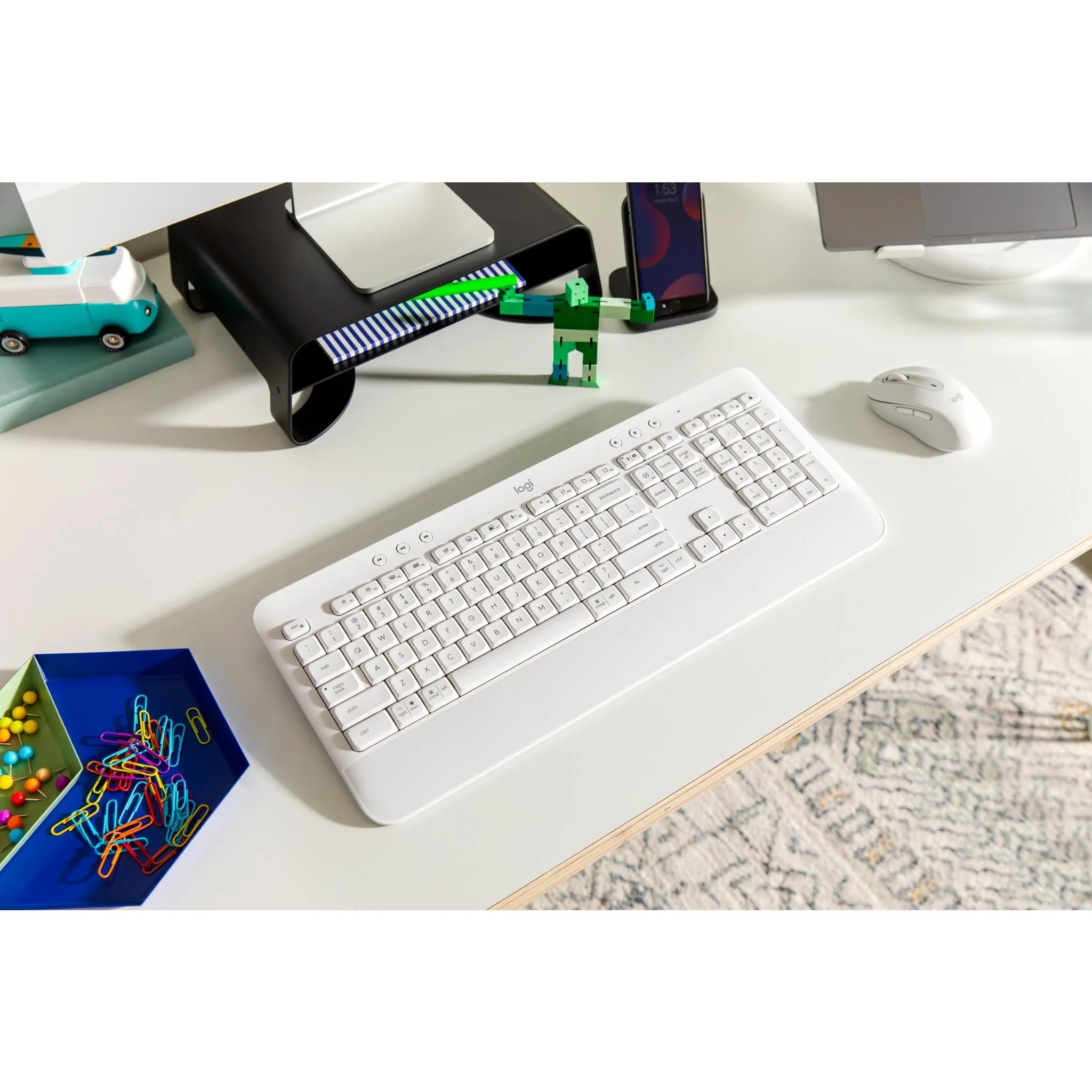 Logitech K650 Signature Wireless Keyboard (White)