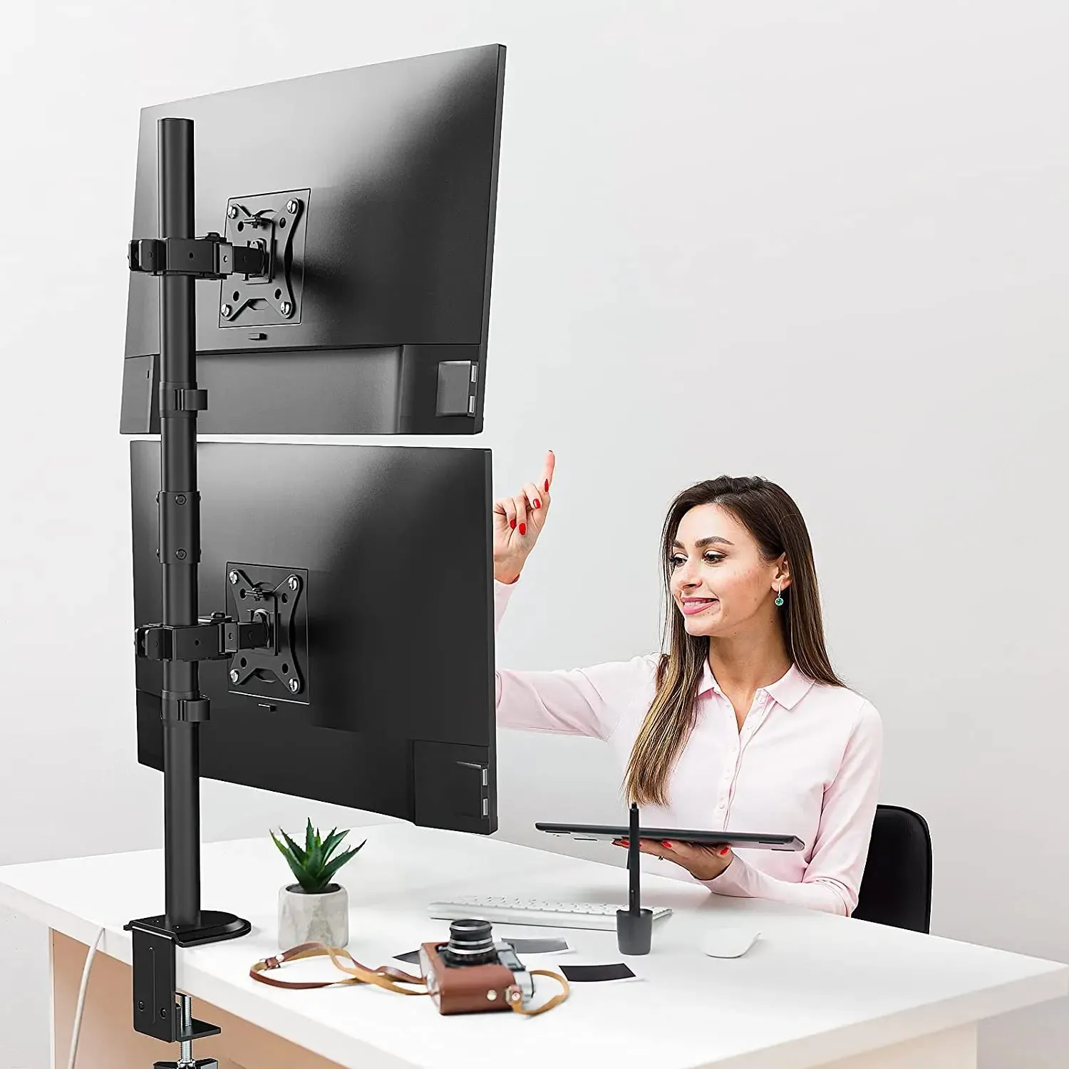 PUTORSEN Dual Vertical Monitor Mount for 17 to 32 Inch Screens