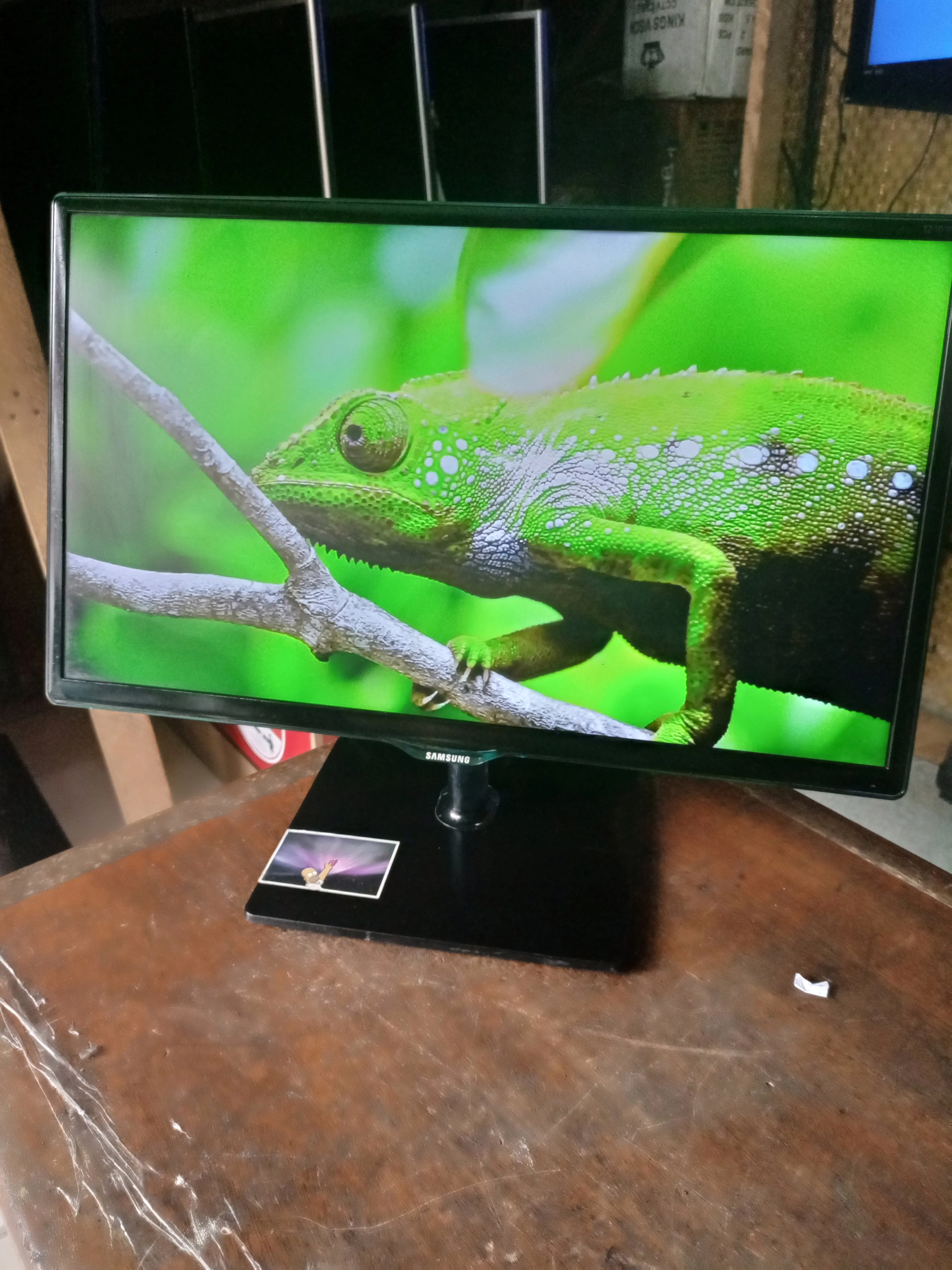 SAMSUNG 24 Inch LT24D390SW Smart Full HD LED TV   Built-in WiFi, Miracast - London Used