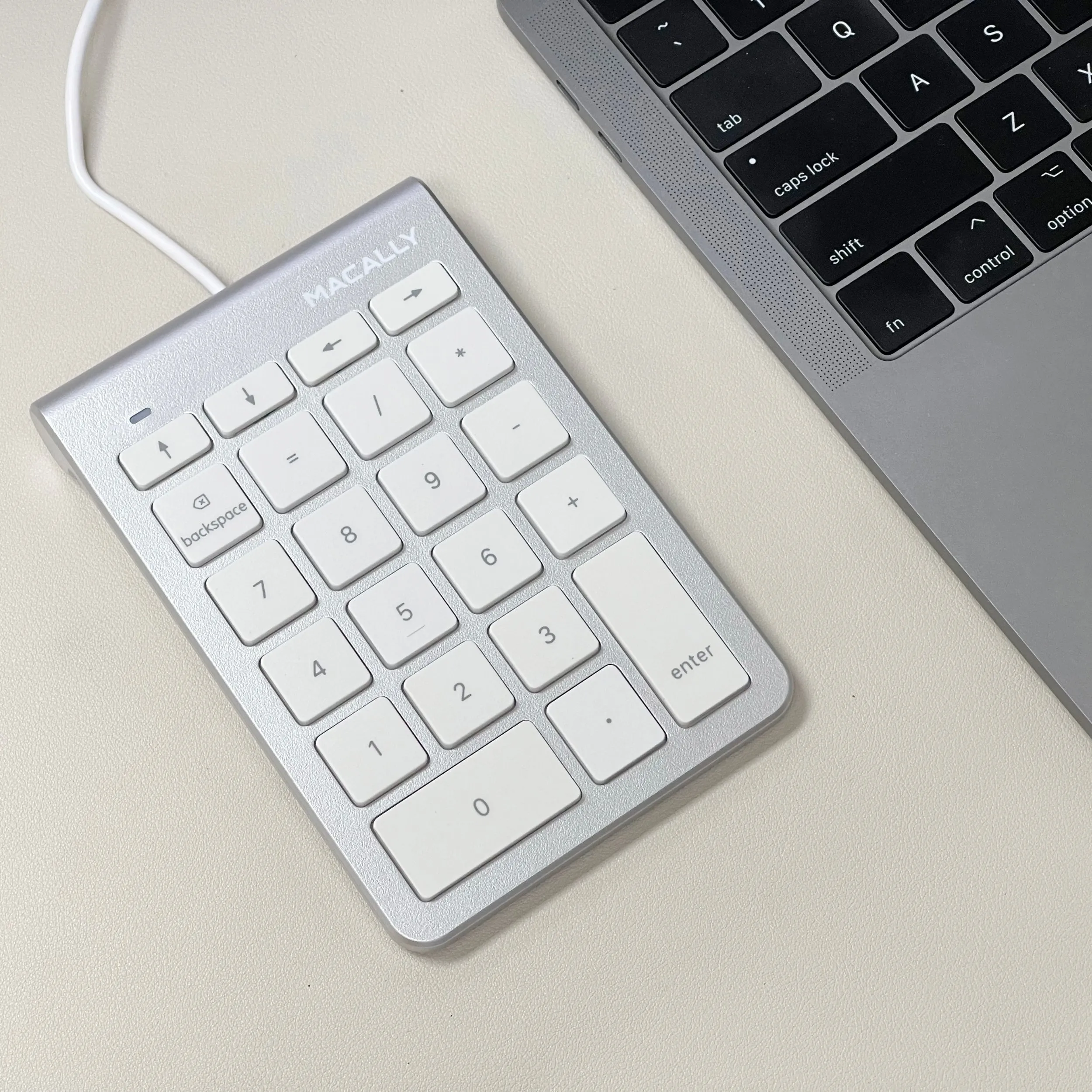 USB C Number Pad for Mac / PC | 10 Key with Arrow Keys (Aluminum)